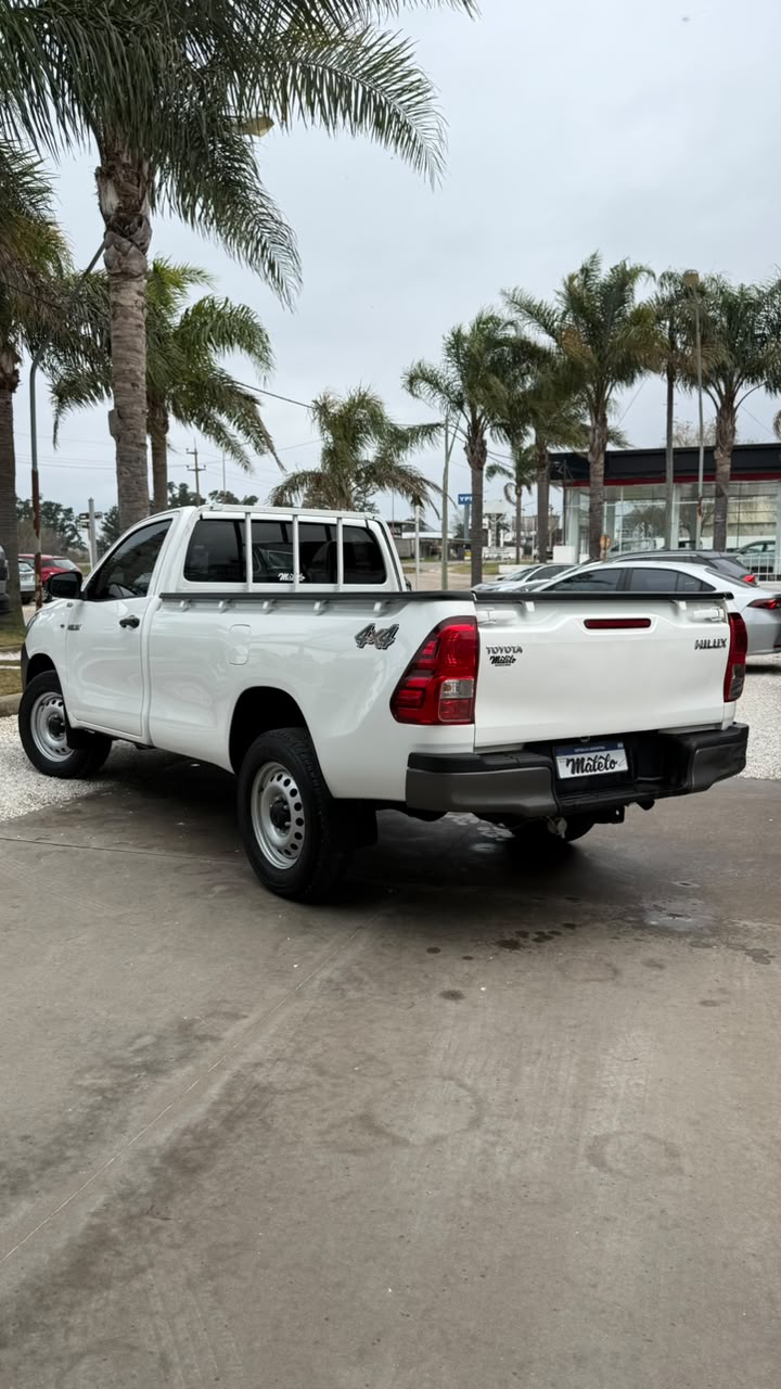 TOYOTA - HILUX  DX 4X4    C/ S  - MANUAL - 2024